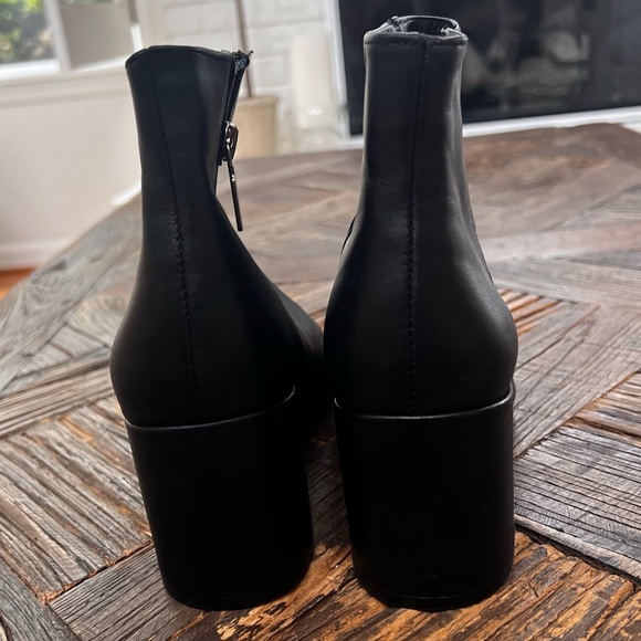 Blondo Tasel Waterproof Bootie - Picture 4 of 11